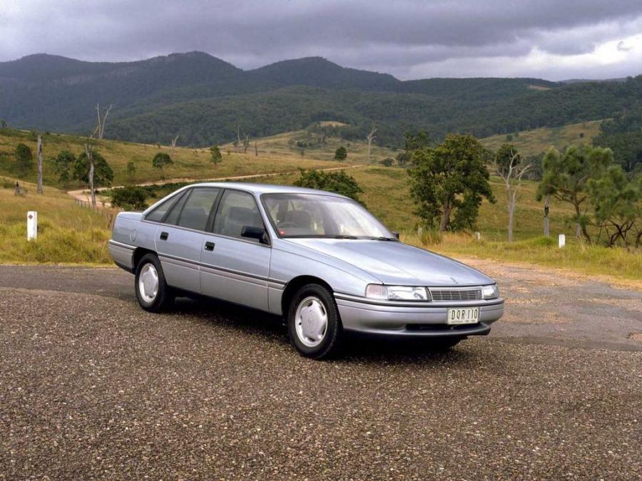  Holden Commodore 1988 года  (фото 6 из 7)